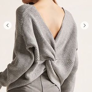 BACK KNOT SWEATER